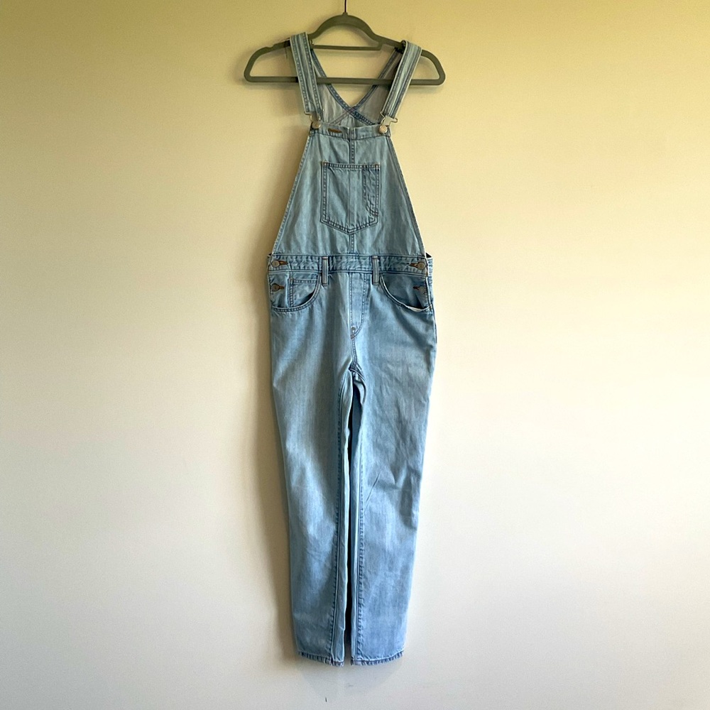 Levi’s Overalls Size S. Light Wash Overalls Size 31